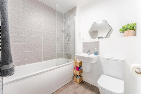 12 Strawberry drive Yatton_-24.jpg