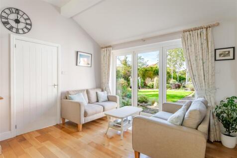 4.2 - seating area.jpg