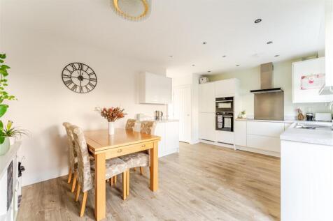 3 - kitchen diner.jpg