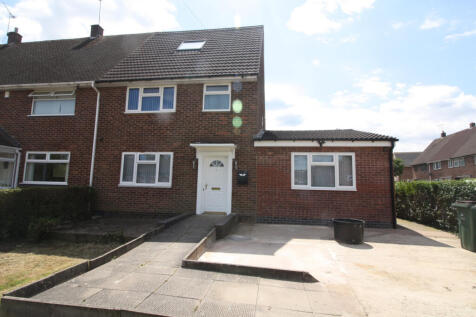 Brand New Studio Accommodation ¿ Available  202