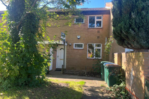 Available Now ¿ Newly Refurbished Near Warwick 