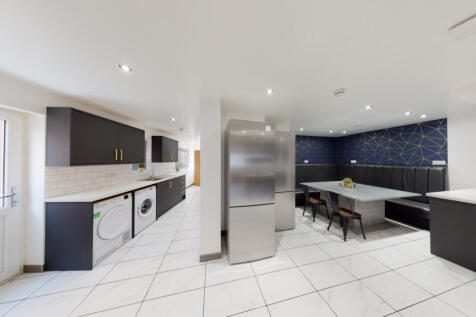 Luxury 8-Bed En suite Home ¿ Perfect for Warwic
