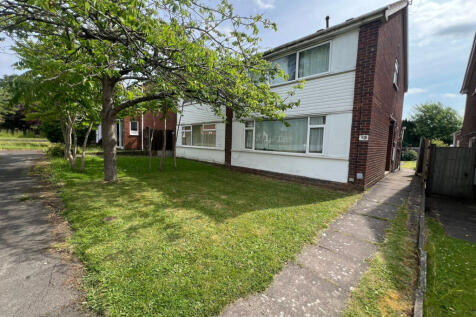 Spacious 4-Bedroom, 3-Bathroom House Near Warwick