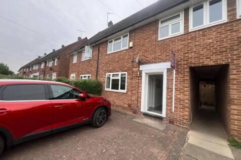 3 bed terraced house to rent at 67 John Rous Aven