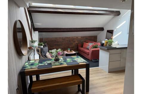 Lounge / Kitchen