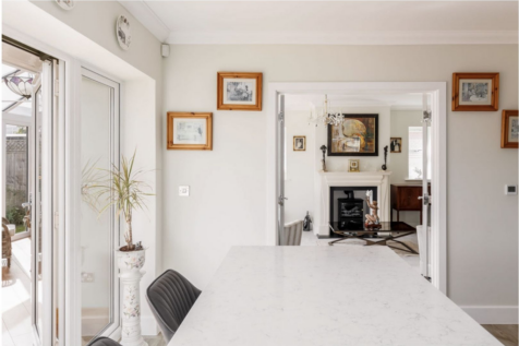 Lounge / Kitchen