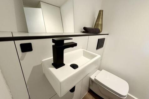 Cloakroom/WC