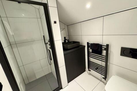Main Shower Room