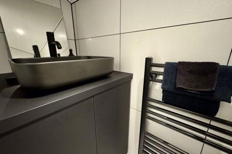 Main Shower Room
