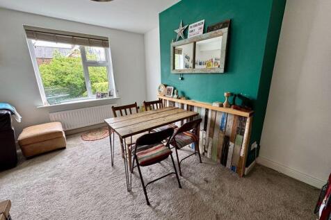 Open Plan Lounge / Dining Room