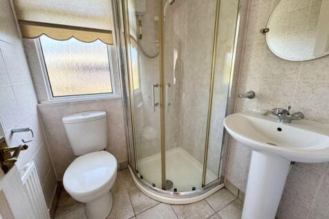 Master En-Suite Shower Room