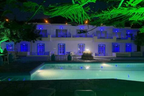 Hotel 500 m² in Crete - 2