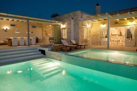 Villa 250 m² in Crete - 1