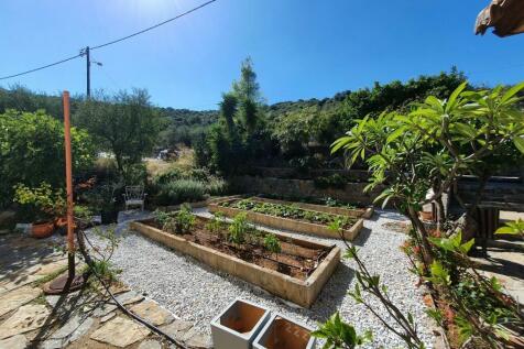 Detached house 400 m² in Crete - 2