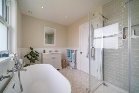 Sandy Lodge - Alternative Bathroom 2.jpeg