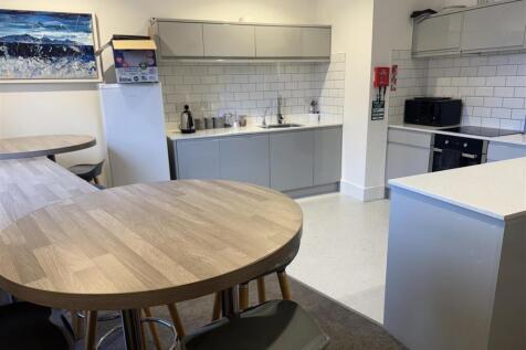 Tenants kitchen.jpg