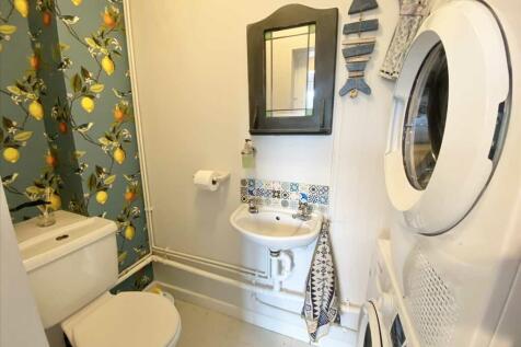Cloakroom/ Utility