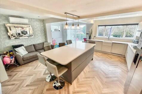 Kitchen / Diner /
