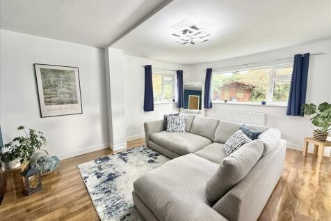 Snug/ Bedroom Five