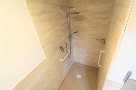 Bathroom &amp;
