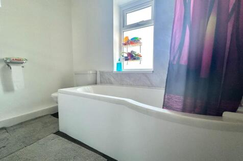 BATH.JPG