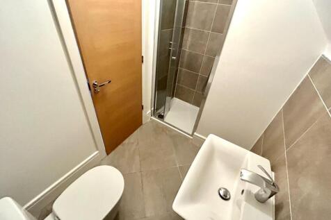 ensuite.JPG