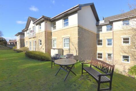 REAR GARDEN.JPG