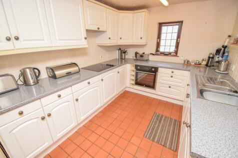 KITCHEN-2.jpg