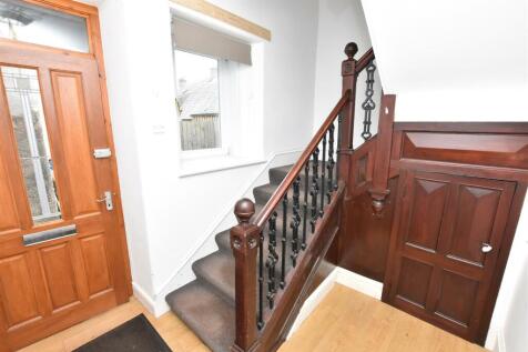 ENTRANCE HALL.JPG