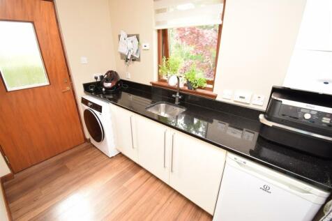 UTILITY ROOM.JPG