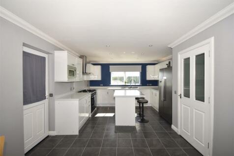 KITCHEN.JPG