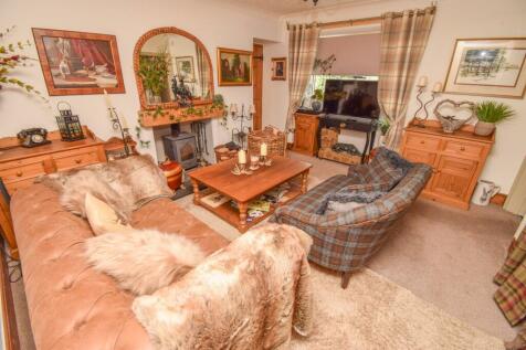 SITTING ROOM.jpg