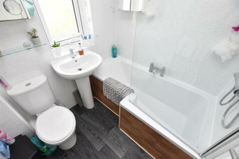BATHROOM.JPG