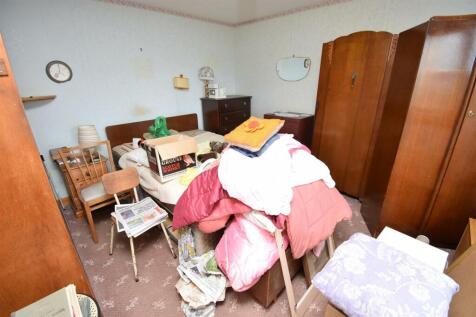 BEDROOM ONE.JPG