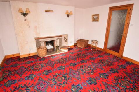 SITTING ROOM.JPG