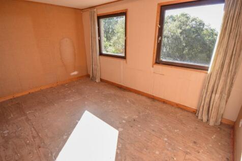 BEDROOM TWO-2.jpg