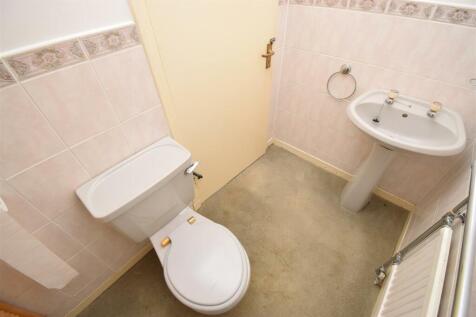 SHOWER ROOM (2).JPG