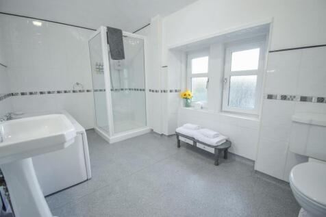 EN-SUITE BATHROOM (2).jpg