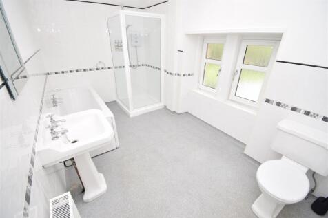 BEDROOM FIVE EN-SUITE BATHROOM.JPG