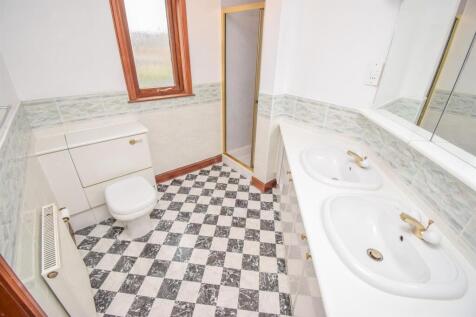 EN-SUITE SHOWER ROOM-2.jpg
