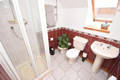 FIRST FLOOR SHOWER ROOM.JPG
