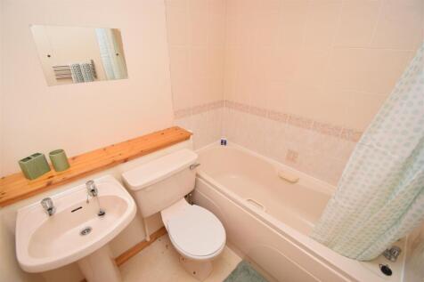 BATHROOM.JPG