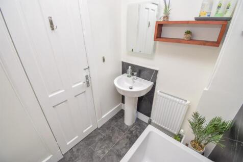 BATHROOM (2)-2.jpg