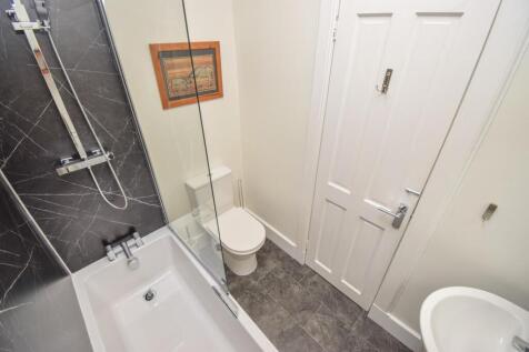 BATHROOM-2.jpg