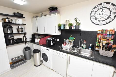 KITCHEN (2).JPG