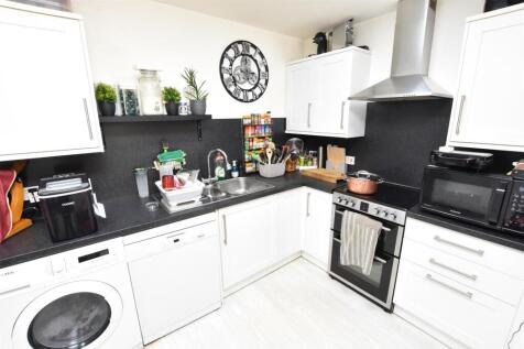 KITCHEN.JPG
