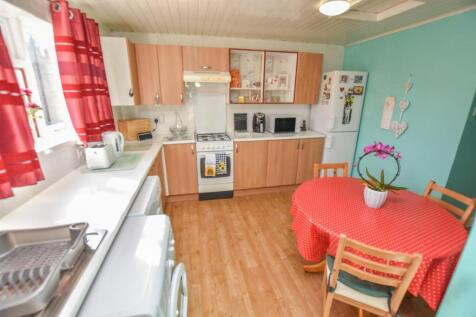 KITCHEN-BREAKFAST ROOM-2.jpg