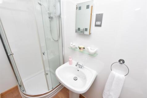 BEDROOM THREE EN-SUITE.JPG