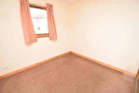 BEDROOM.JPG