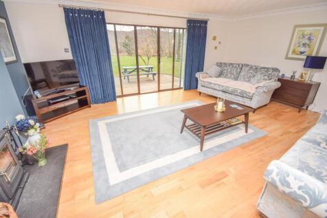 LOUNGE-2.jpg